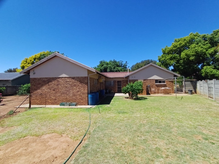 3 Bedroom Property for Sale in Meiringspark Ext 4 North West